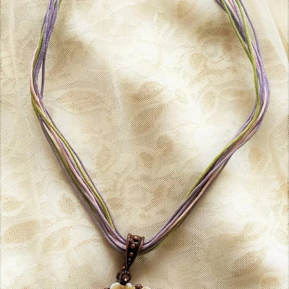 Pretty Pink and Purple Floral Design Fashion Necklace with Rhinestones - Picture 4 of 4